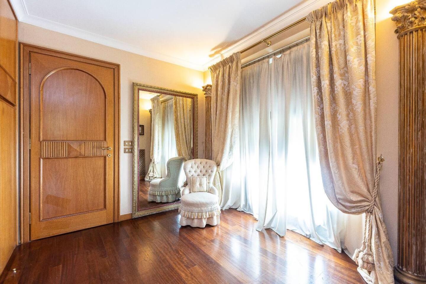 Holiday home Luxury House With Private Garden Rome